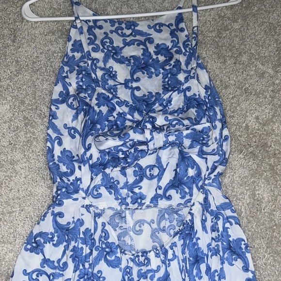 Zaful blue and white paisley open back romper - Picture 2 of 2